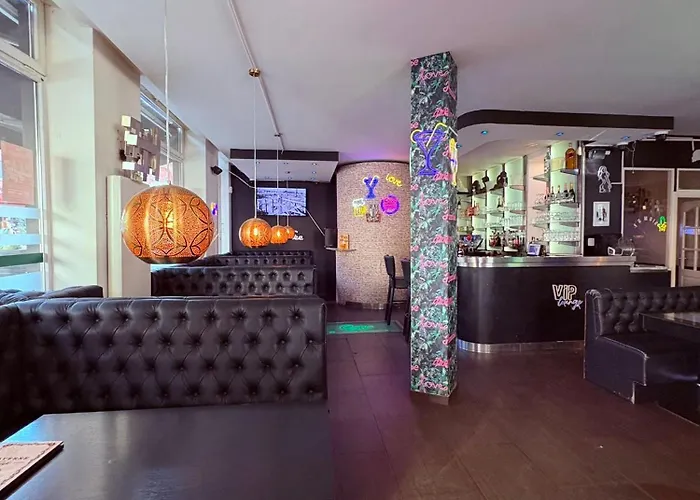 Garden's Jacuzzi 1 *