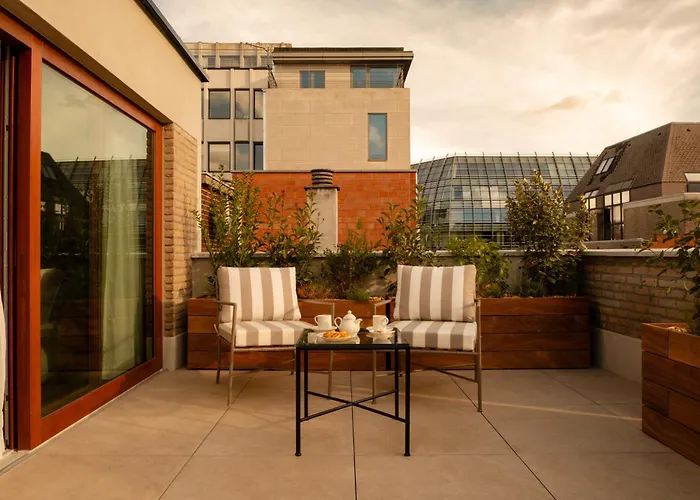 9hotel Chelton ホテル