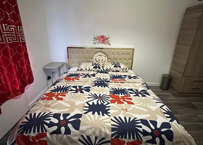 Modern & Comfortable Center Oasis~king Bed ! Daire *