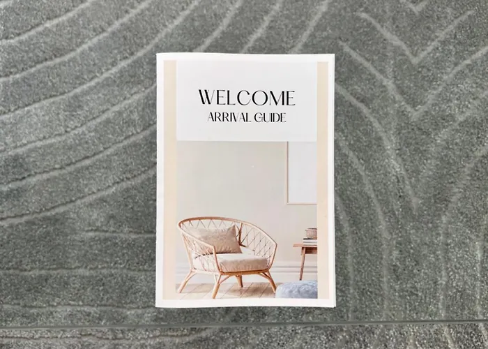 Stylish, Modern & Spacious In דירה