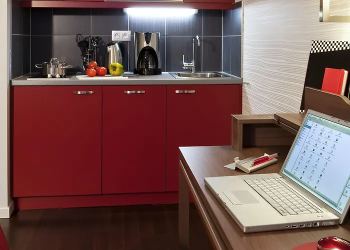 Adagio Grand Place 3*