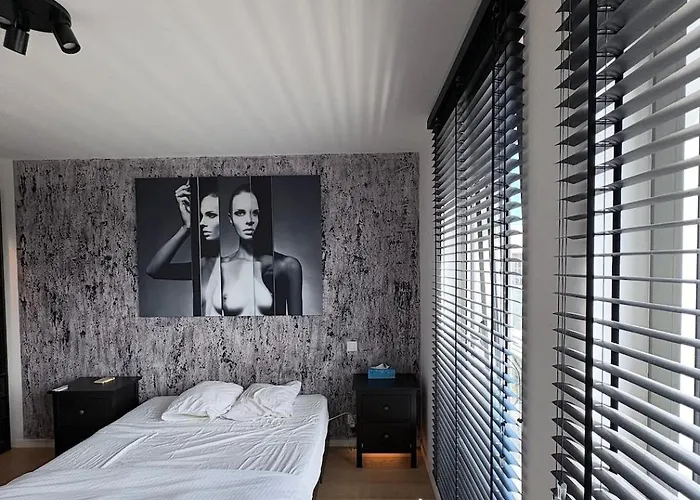 דירה Refined With Terraces *