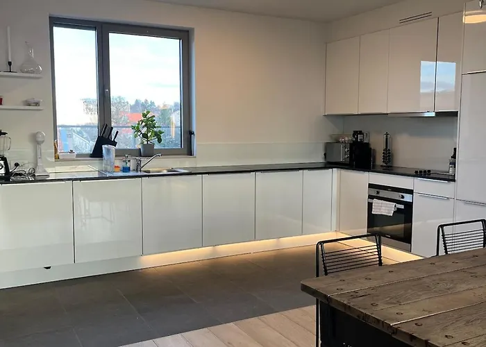 Refined With Terraces בריסל