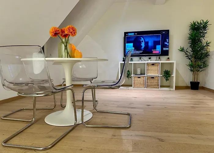 The Experience - 2 Bedroom Bright, Spacious & * بروكسل