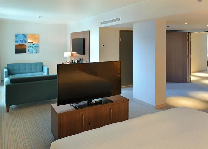 Courtyard By Marriott Eu Hotel