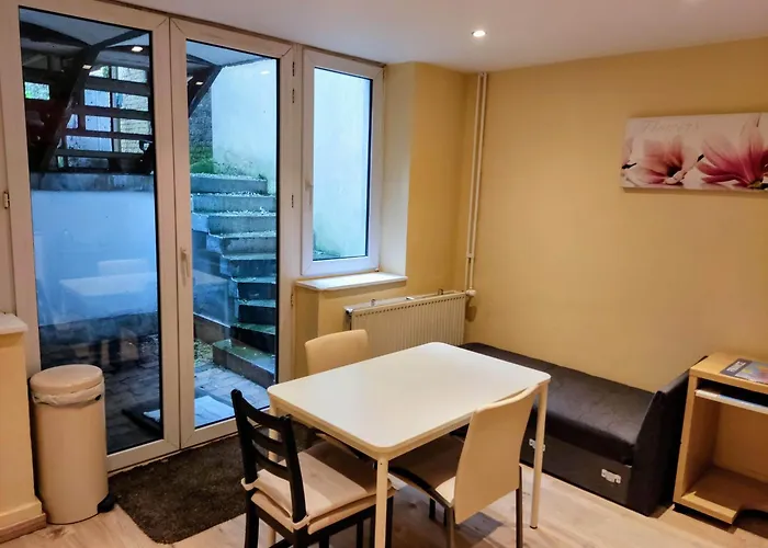 Modern Half-basement 1br Near Montgomery & Vub Брюссель