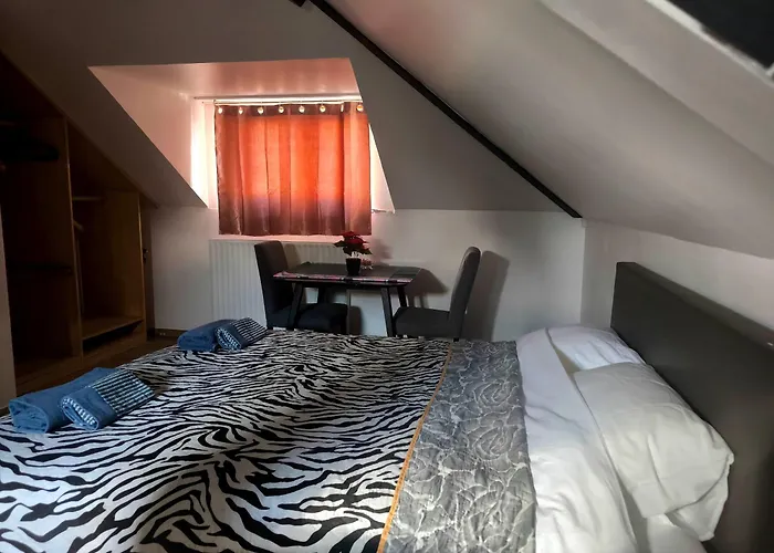 Near The Center With Bathroom And Kitchen