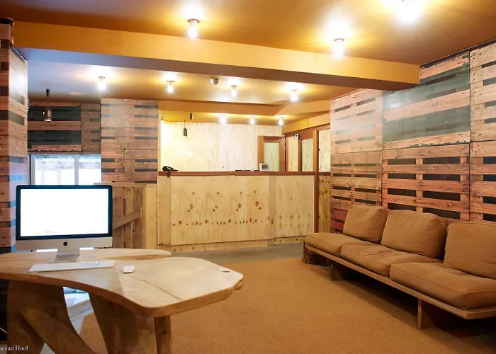 9hotel Chelton ホテル