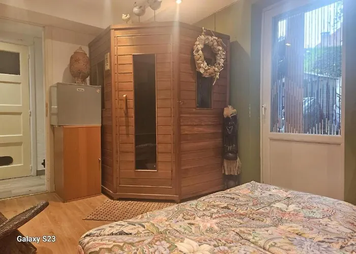 Tropical Nocleg ze śniadaniem *