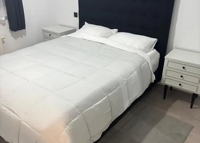 Stylish, Modern & Spacious In דירה