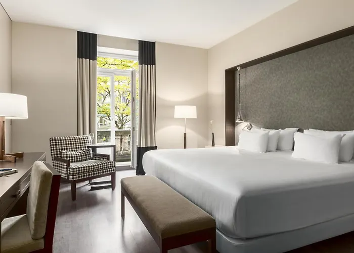 Nh Collection Centre Hotell 4*