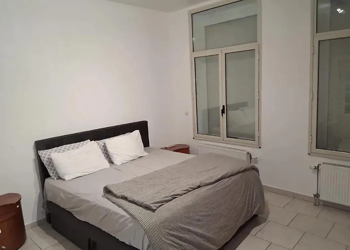 House Near Forest 125 M² For 6 Guests * Brüsszel