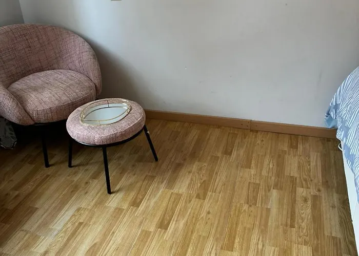 Et Dans Un Immeuble בית אירוח