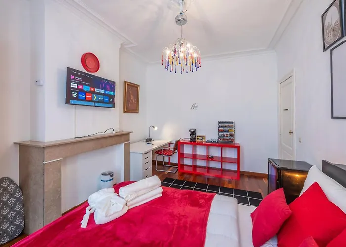 Euro Edens Cosy Historic In Jacuzzi, Garden, Location Bruselas