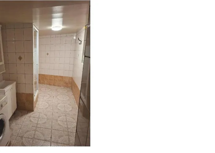 Et Dans Un Immeuble בית אירוח *