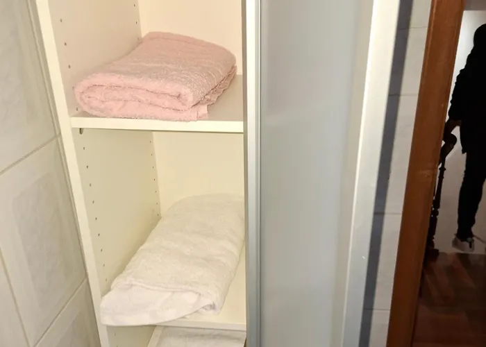 Et Dans Un Immeuble * בריסל