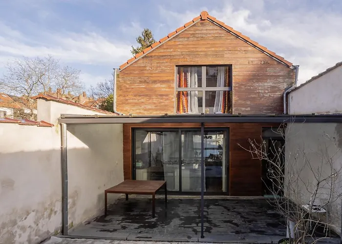 فيلة Kweni House