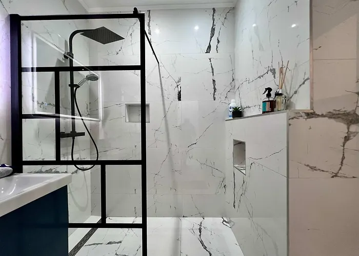 Διαμέρισμα Cosy Family For Up To 9 Guests Near Midi Station *