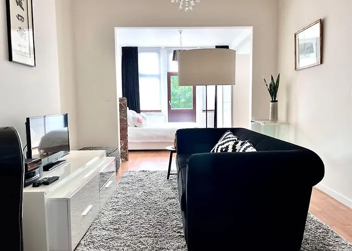 Chic Heart Of The With Balcony Apartamento