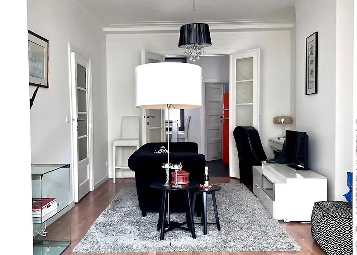 Chic Heart Of The With Balcony Appartamento