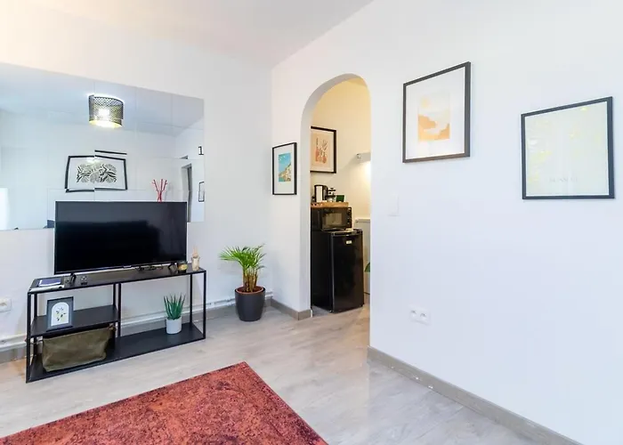 Over Two Floors For 5 Guests Near Midi & Grand Place Apartment *