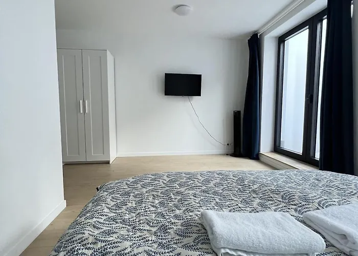 Modern & Elegant Near Montgomery