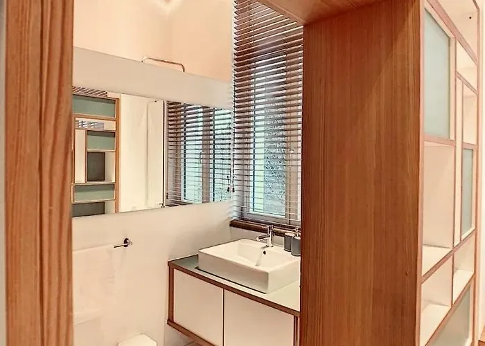 Διαμέρισμα Loft A Stone's Throw From Place Brugmann Βρυξέλλες