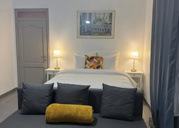 La Perla Louise Rdc Apartment