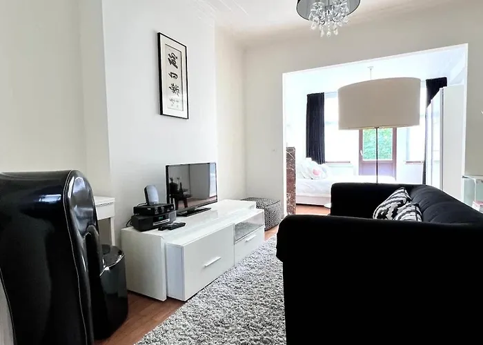 Apartamento Chic Heart Of The With Balcony *