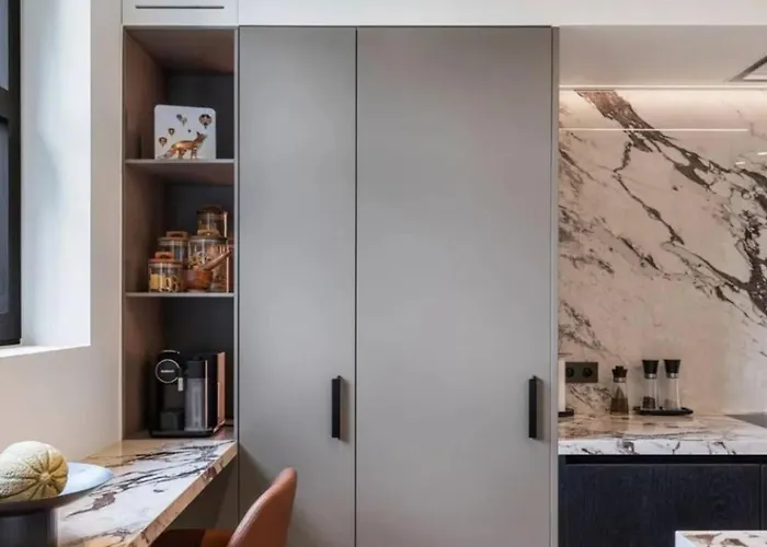 Superb Pierson Brüsszel