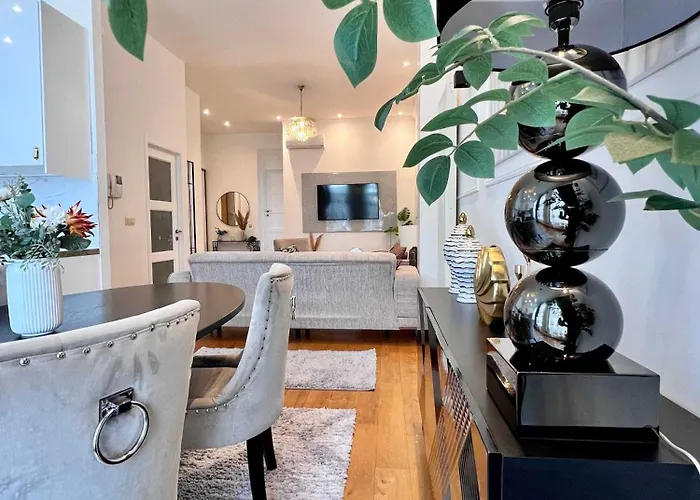 Διαμέρισμα Cosy Family For Up To 9 Guests Near Midi Station Βρυξέλλες