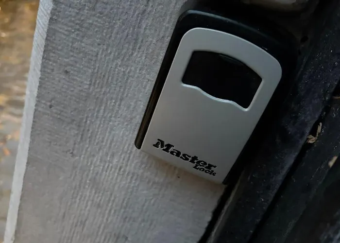 Bright Near Eu Quarter & Schuman Metro