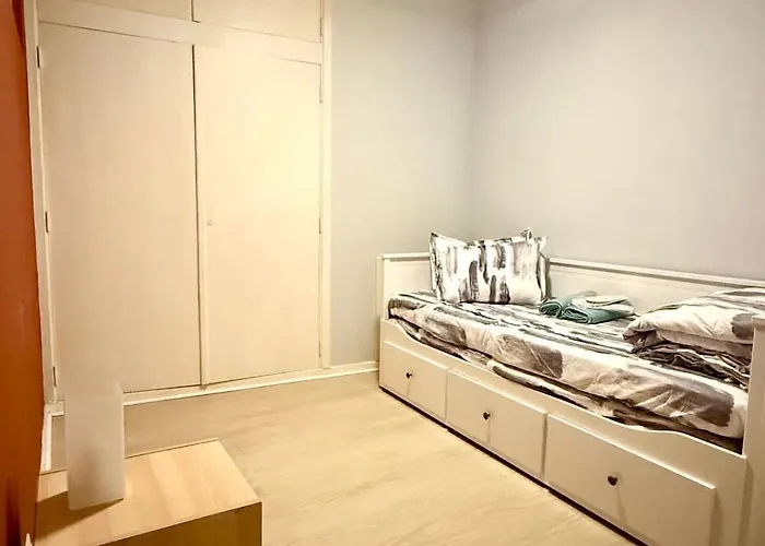 3 Min To The Grand-place 6 Min To Manneken Pis & Sleeps 6 Bruxelles