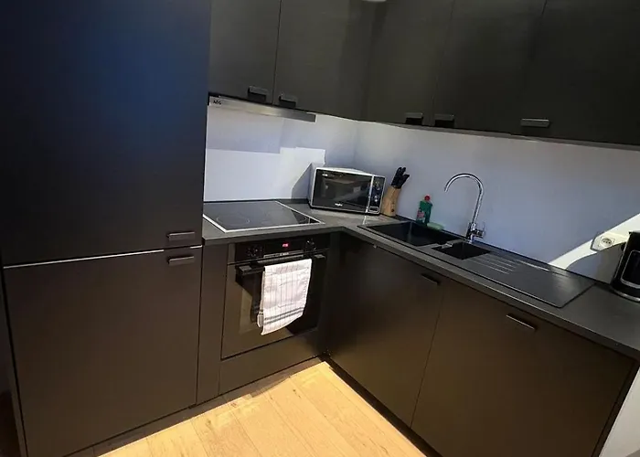 Bright Near Eu Quarter & Schuman Metro Bryssel