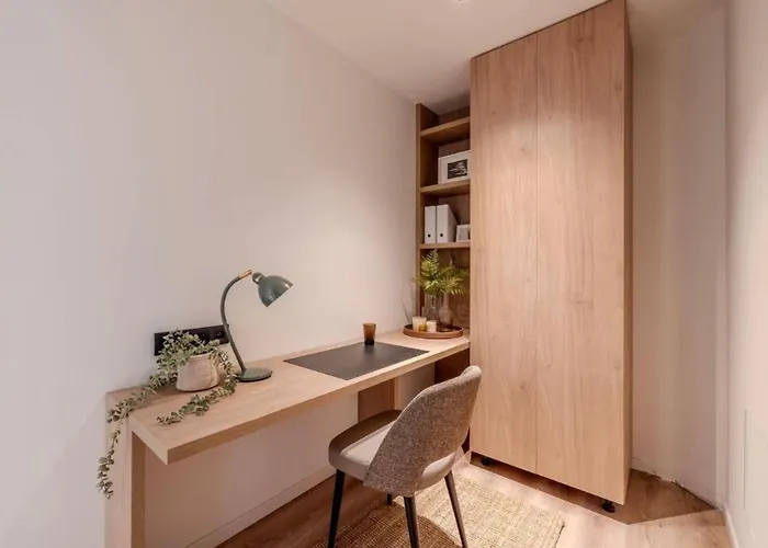 At * Βρυξέλλες