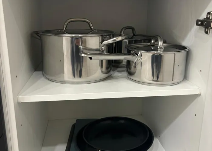 Modern 1br And Sofa Bed Near Airport דירה בריסל