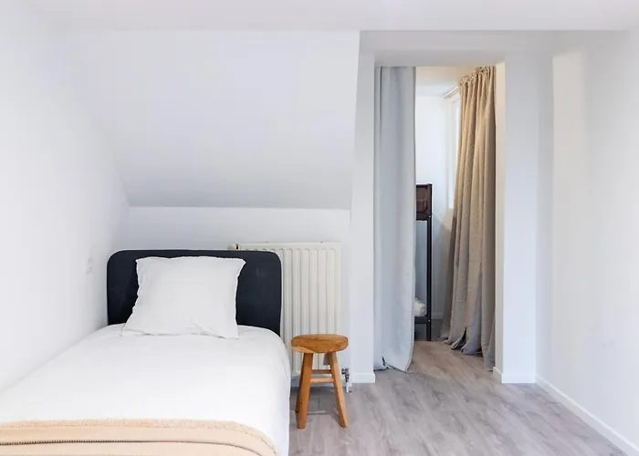 Over Two Floors For 5 Guests Near Midi & Grand Place Apartment
