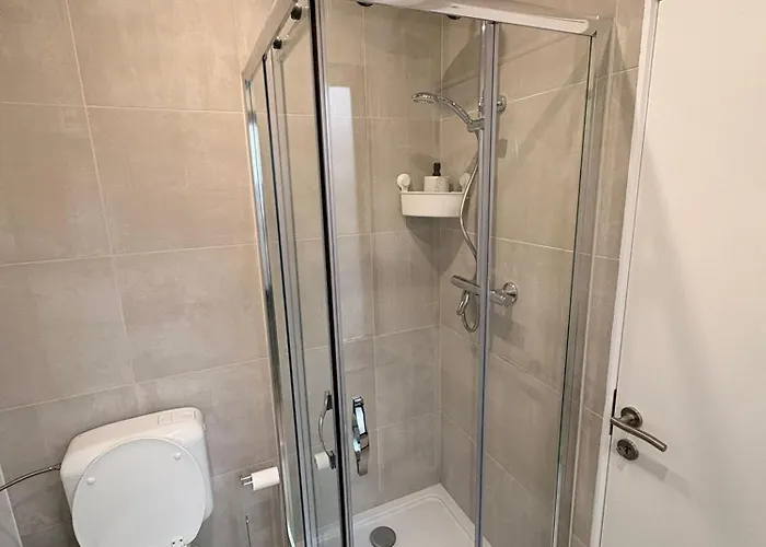 Apartment Over Two Floors For 5 Guests Near Midi & Grand Place