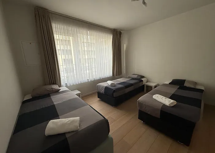 Stunning With 2 Bedrooms - Sleeps 6