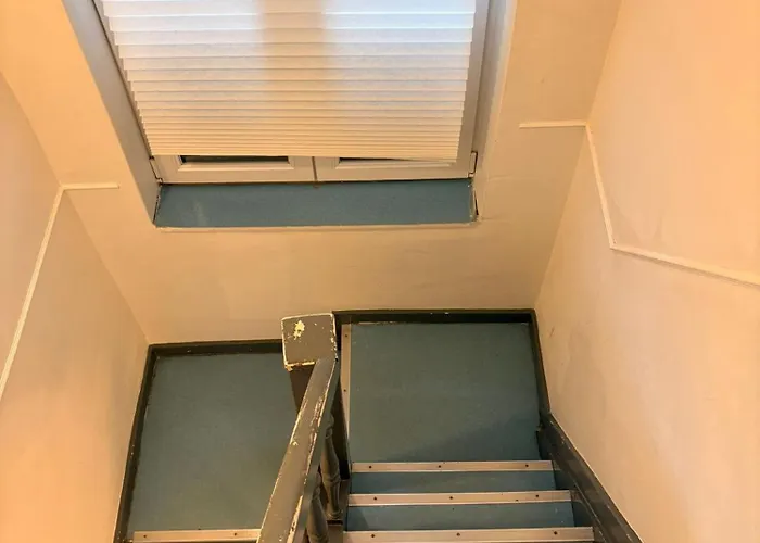 Over Two Floors For 5 Guests Near Midi & Grand Place *