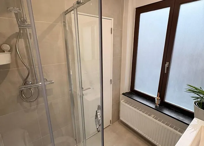 Over Two Floors For 5 Guests Near Midi & Grand Place Apartment Brüssel