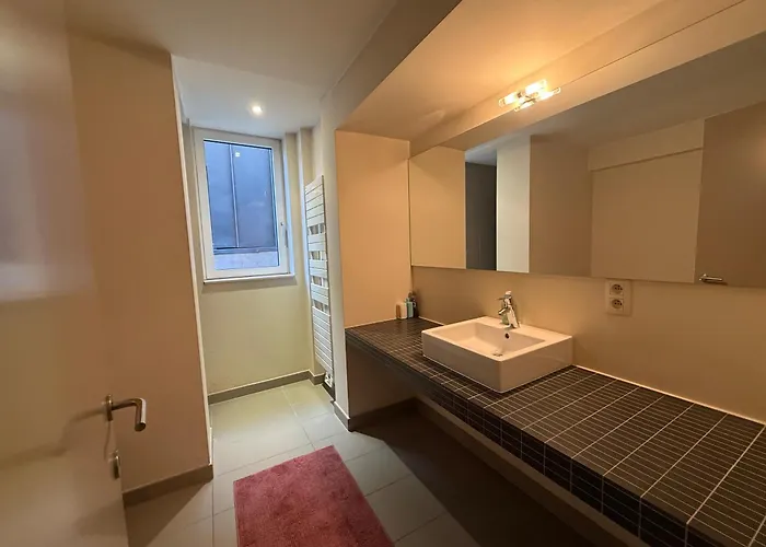 شقة With 2 Bedrooms - Sleeps 6 *