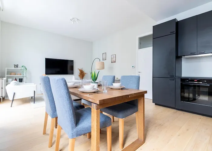 Quiet Near European District Brüksel