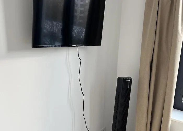 Apartment Chic & Bright Near Montgomery *