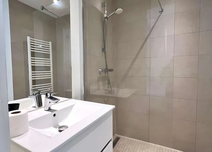 Lovely With Balcony By Grand Place For 4