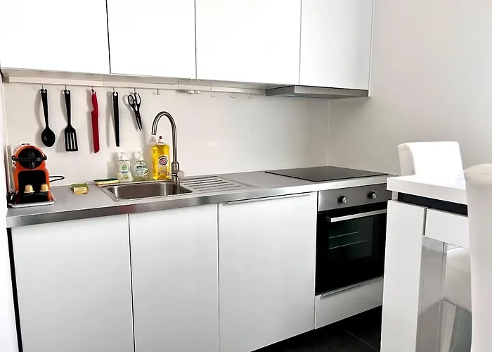 Chic Heart Of The With Balcony Apartamento Bruxelas