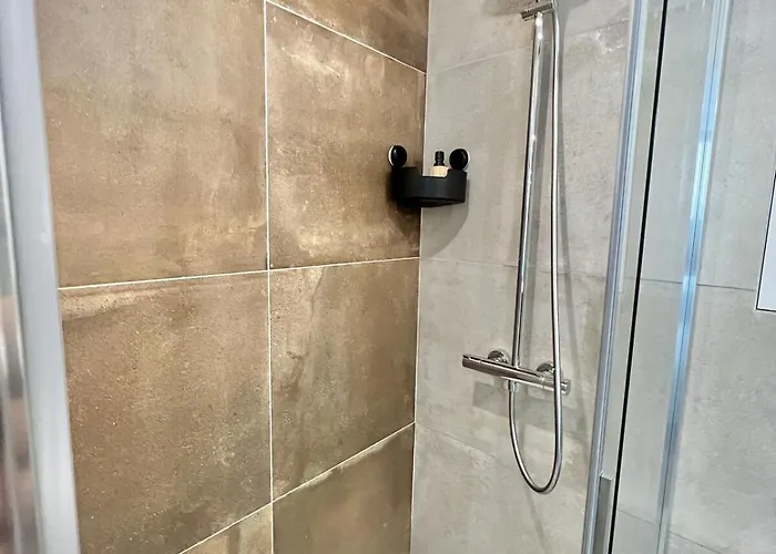 Апартаменты Modern & Elegant Near Montgomery Брюссель