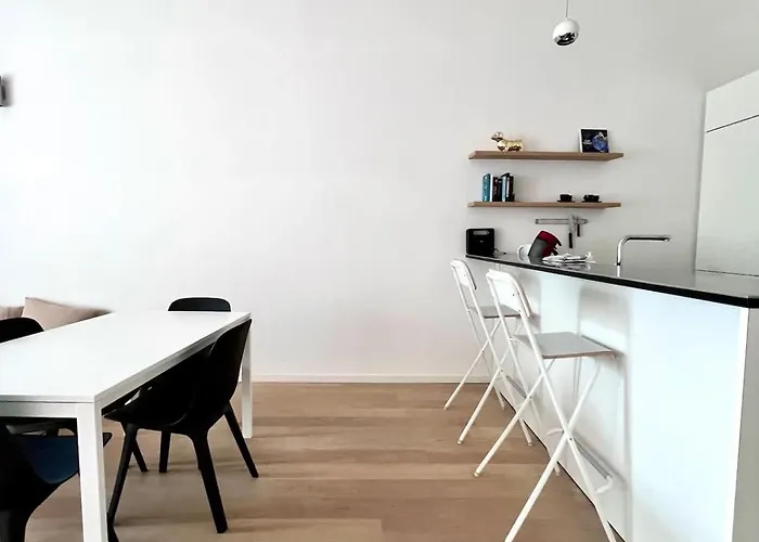 Bright Modern Loft In For 4 *