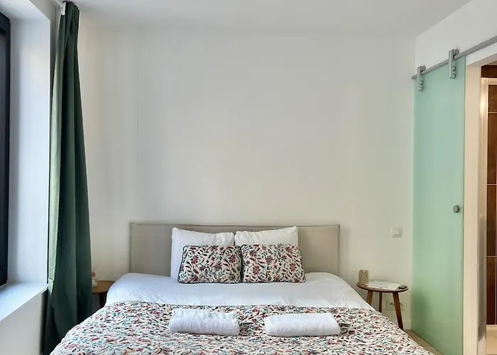 Modern&elegant Near Montgomery