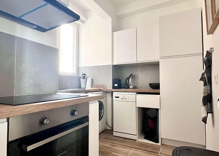 Lovely - Heart Of For 2 View Over The * بروكسل